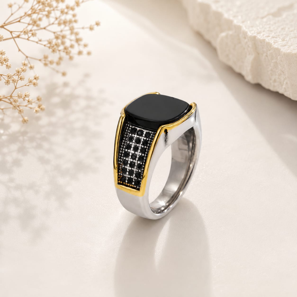 ROYAL ECLIPSE SIGNET RING